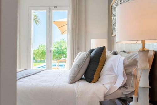 Villa Can Tasha Beautiful 5-bed Cap Martinet, Sea Views