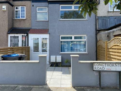 2 Bedroom Apartment With Garden