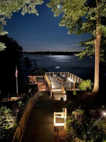 New! Reel Paradise On Lake Norman