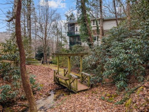 Creekside- On The Golf Course