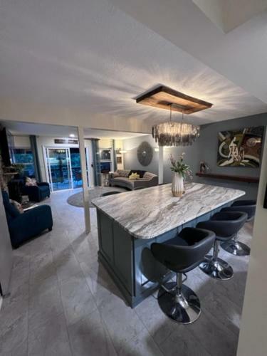 Centrally Located Resort In The High Country Relax
