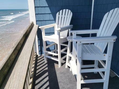 Steps To The Ocean 285