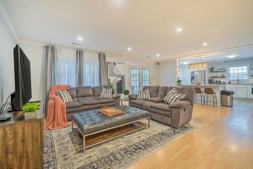 Modern Wilmington Getaway About 6 Mi To Beaches!