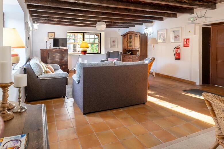 Villa La Pradera De Melo With Climatized Pool On Request & Wifi 600mbs