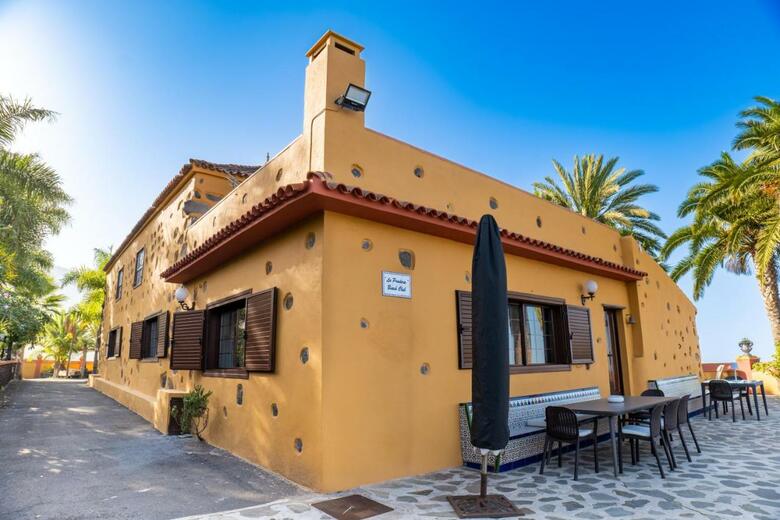 Villa La Pradera De Melo With Climatized Pool On Request & Wifi 600mbs