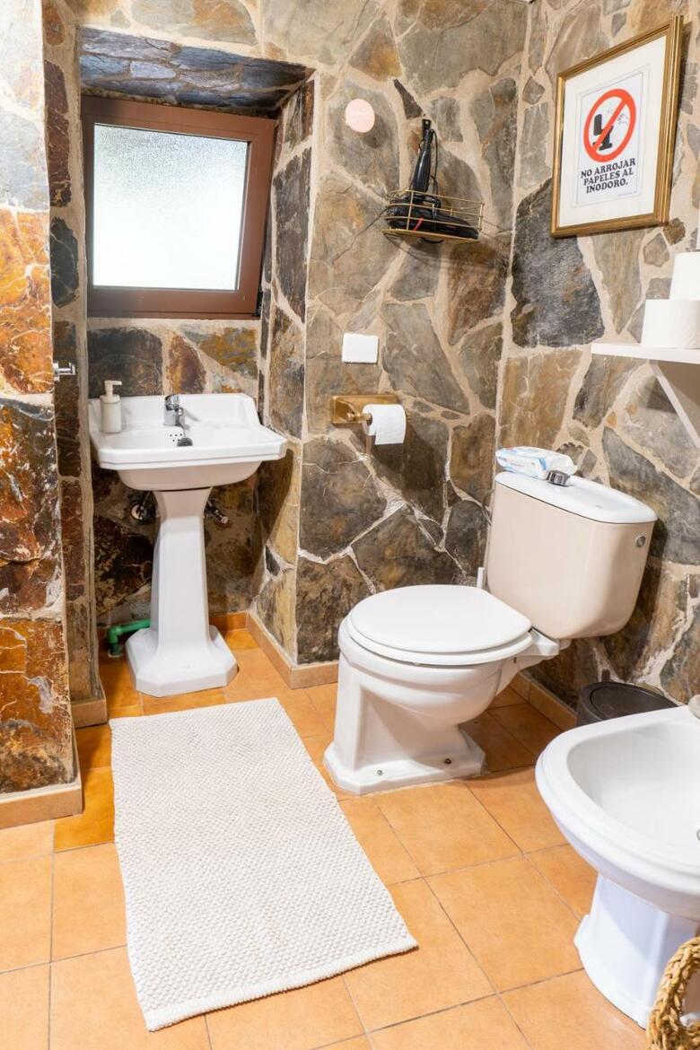 Villa La Pradera De Melo With Climatized Pool On Request & Wifi 600mbs
