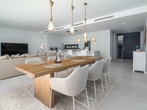 Villa Moderne � 700m De La Plage Avec Vue Mer