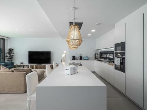 Villa Moderne � 700m De La Plage Avec Vue Mer