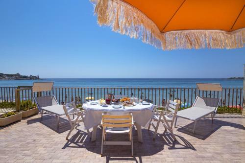 Villa Seahorse, Fontane Bianche, Siracusa, Seafront