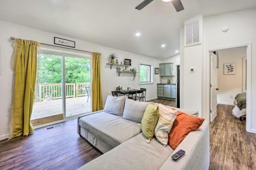 Updated Lakefront Cabin With Deck And Boat Dock!