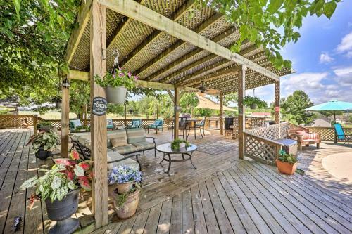 Grand Lake Getaway With Resort-like Amenities!