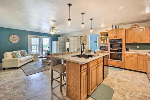 Grand Lake Getaway With Resort-like Amenities!