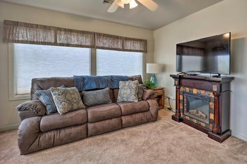 Grand Lake Getaway With Resort-like Amenities!