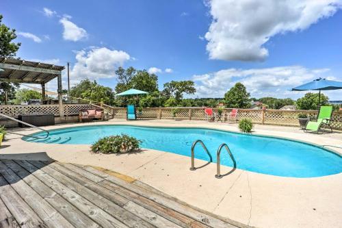 Grand Lake Getaway With Resort-like Amenities!