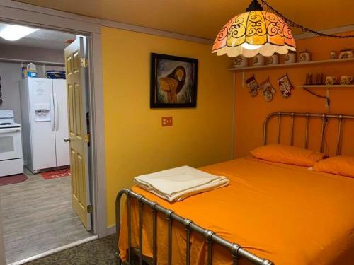 The Pumpkin Cottage Sleeps 9+crib +grill/firepit