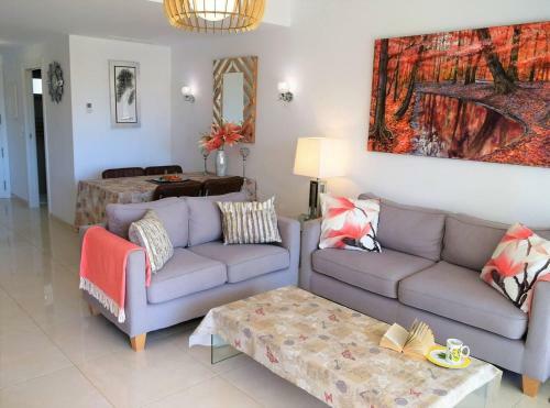 Stunning 2-bed Apartment In Nr Los Dolses