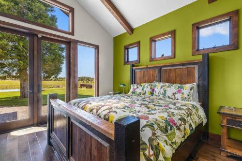 Bend Luxury Escape!