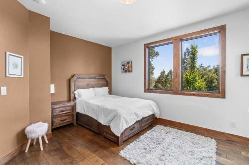 Bend Luxury Escape!