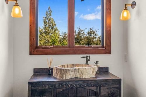 Bend Luxury Escape!