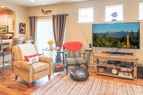 Eclectic Elaine Retreat
