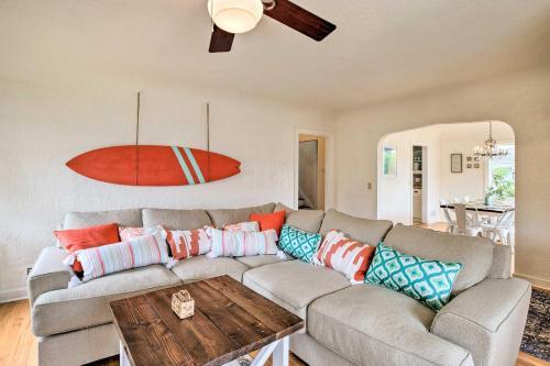 Seaside Abode With Hot Tub Walk To Beaches!