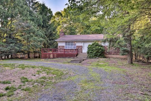 Poconos Getaway With Game Room And Lake Access!