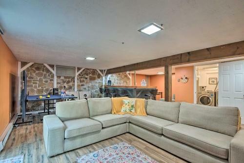 Poconos Getaway With Game Room And Lake Access!