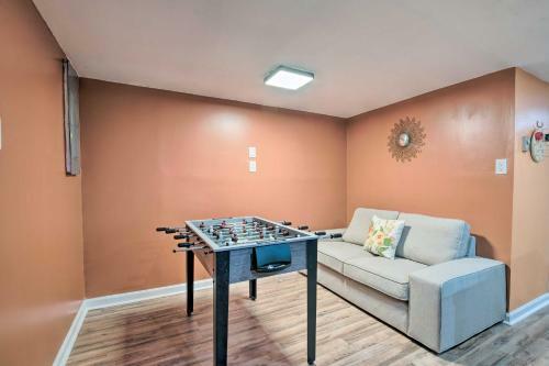 Poconos Getaway With Game Room And Lake Access!