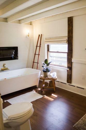 Woodhaven Hideaway:cozy, Luxe Retreat; Soaking Tub
