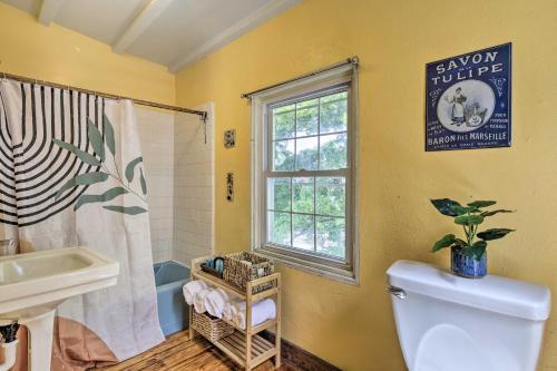 Cottage Chic Philly Townhome With City Views!