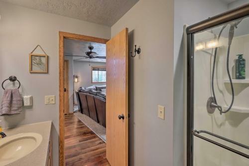 Inviting Sioux Falls Home About 5 Mi To Downtown!