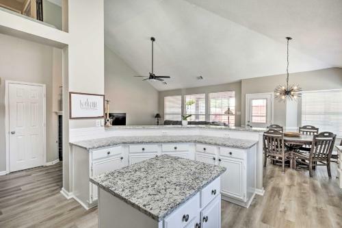Beautiful Brick Home With Game Room, Pool And Spa