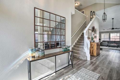 Beautiful Brick Home With Game Room, Pool And Spa