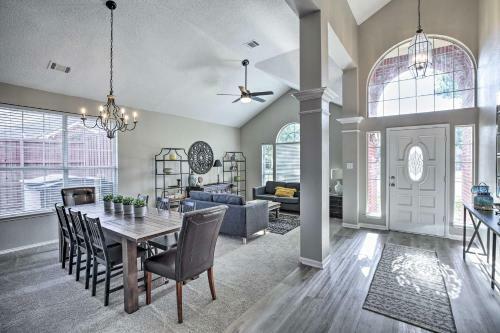 Beautiful Brick Home With Game Room, Pool And Spa