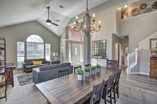 Beautiful Brick Home With Game Room, Pool And Spa