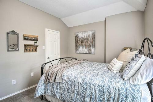 Beautiful Brick Home With Game Room, Pool And Spa