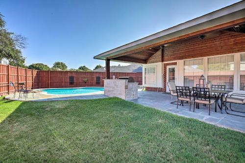 Beautiful Brick Home With Game Room, Pool And Spa