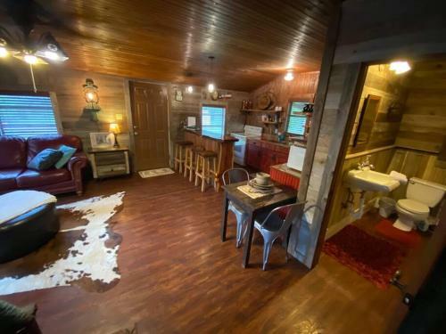 8th St. Cowboy Haus I Biker Friendly I River