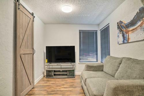 Charming And Quaint El Paso House With Backyard!