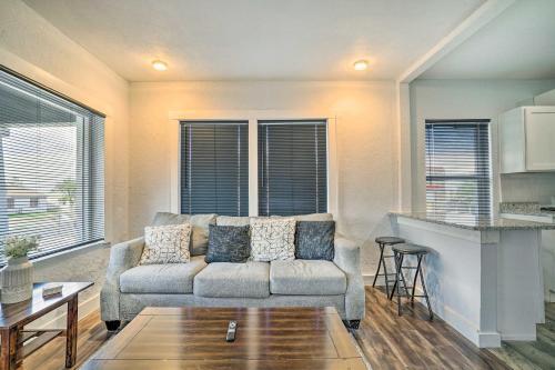 Charming And Quaint El Paso House With Backyard!