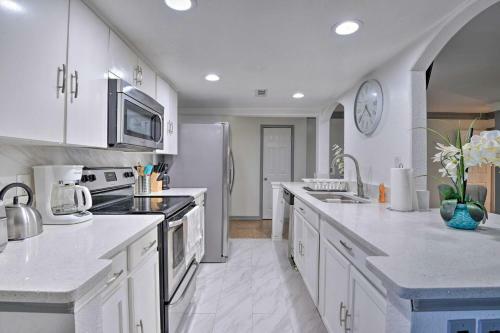 Apartamento Grand Prairie Condo With Community Pool Access!