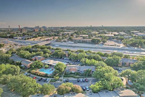 Apartamento Grand Prairie Condo With Community Pool Access!