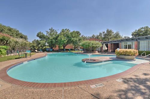 Apartamento Grand Prairie Condo With Community Pool Access!