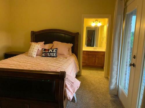 Spacious Lake House With Private Dock Sleeps 14