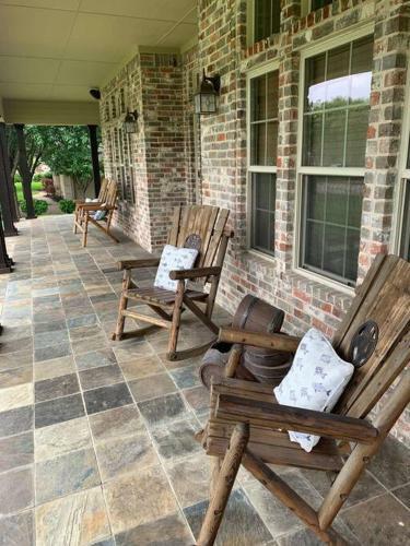 Spacious Lake House With Private Dock Sleeps 14