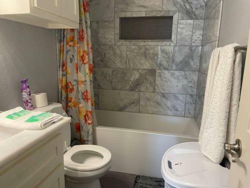 Gorgeous 4 Bedroom With Electric Gate!
