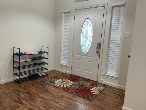 Gorgeous 4 Bedroom With Electric Gate!
