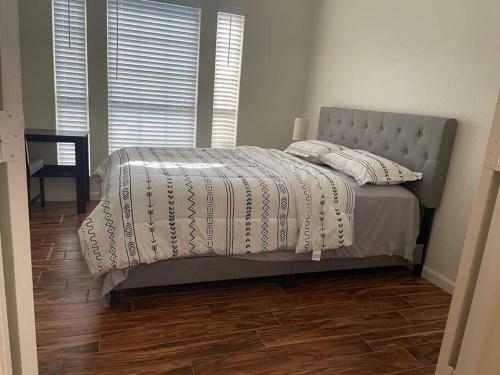 Gorgeous 4 Bedroom With Electric Gate!
