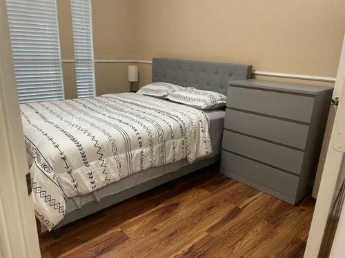 Gorgeous 4 Bedroom With Electric Gate!