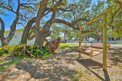 Pet-friendly Rockport Home, 2 Mi To Beach!